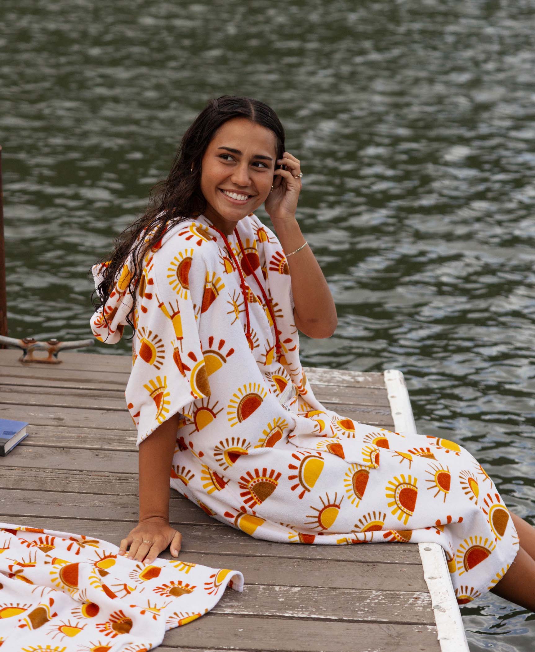 Sunshine Towel Poncho – Outer Lakes