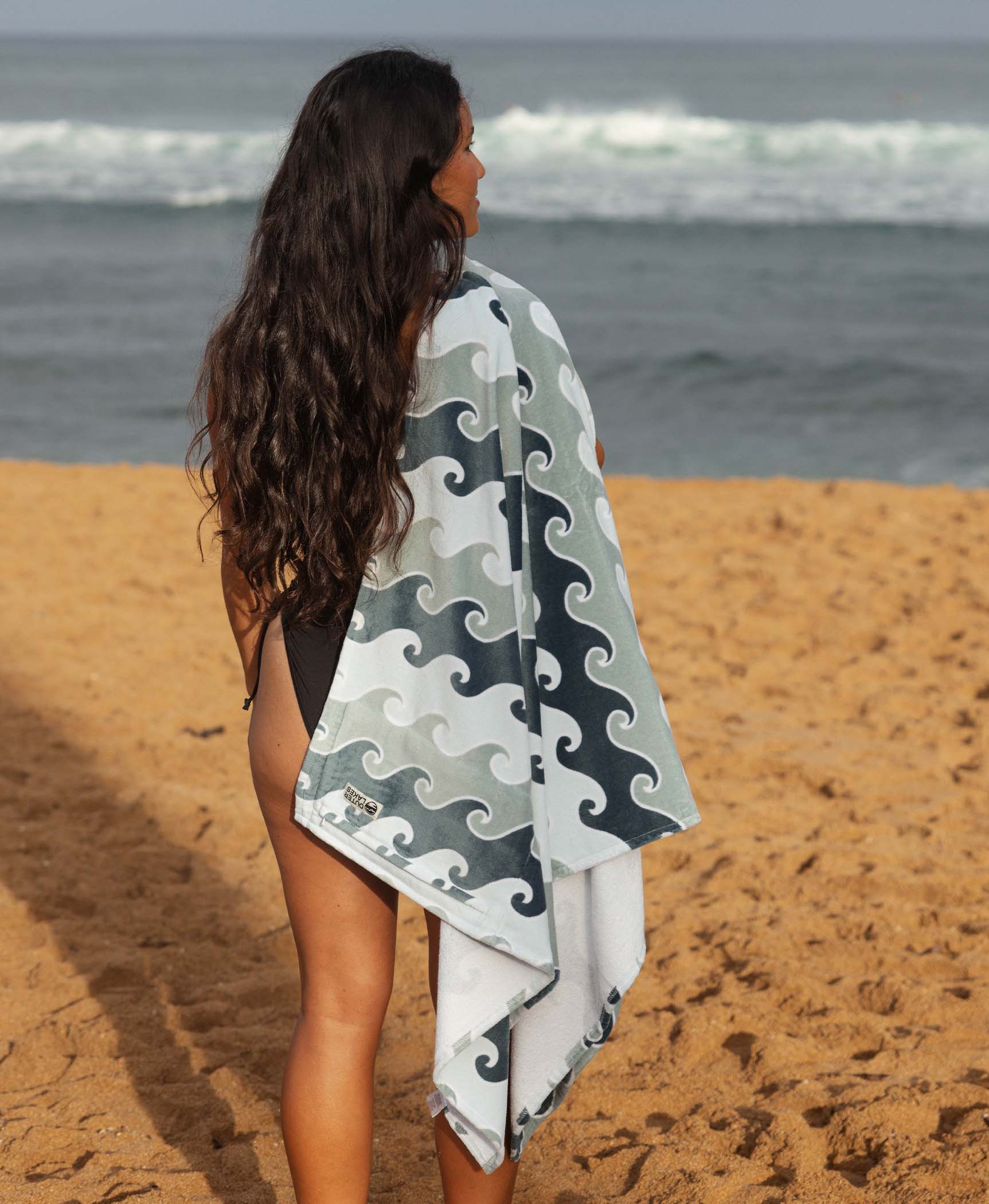Waves Adventure Towel – Outer Lakes